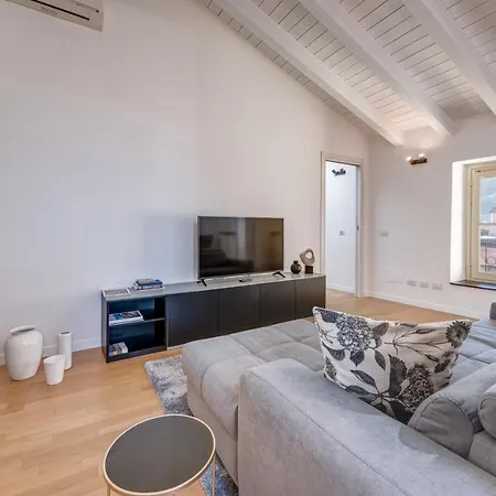 Duomo-porta Torre Penthouse With Private Terrace