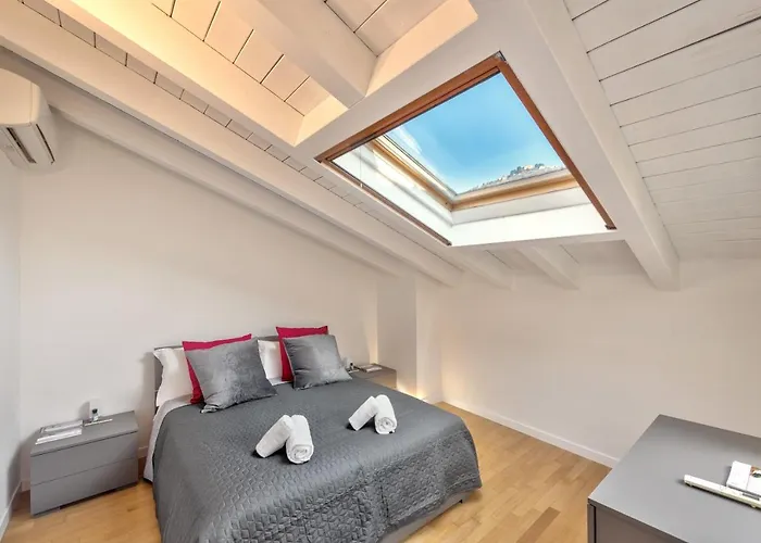 Duomo-porta Torre Penthouse With Private Terrace Apartment Como