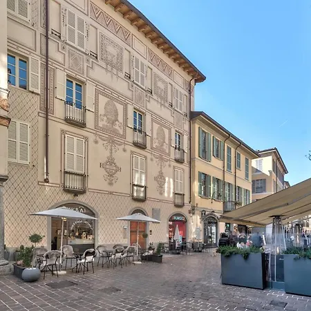 Duomo-porta Torre Penthouse With Private Terrace Appartement Côme