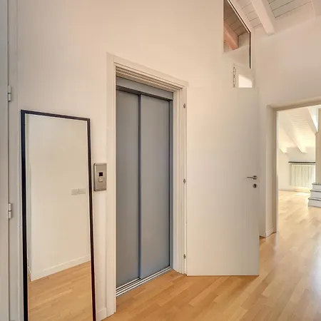 Duomo-porta Torre Penthouse With Private Terrace Appartement *