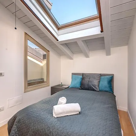 Apartament Duomo-porta Torre Penthouse With Private Terrace Como